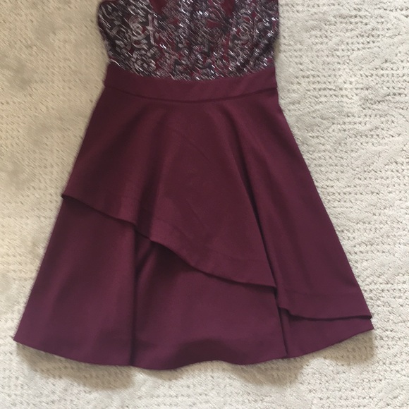 Halter style maroon dress. EUC - Picture 3 of 4